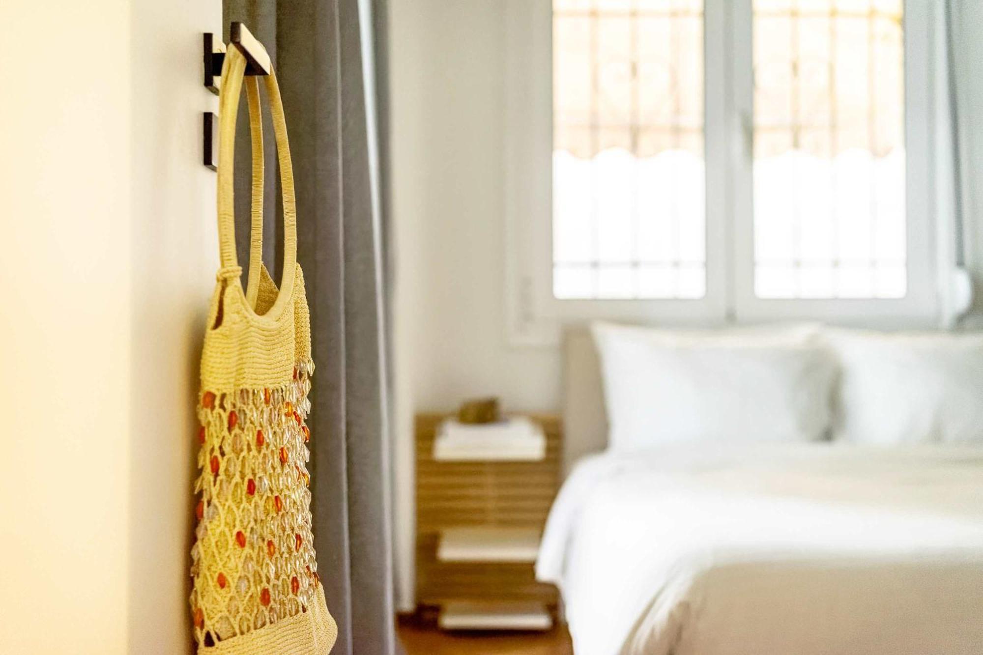 O&O Group - Eclectic Chic Thissio Apartment アテネ エクステリア 写真