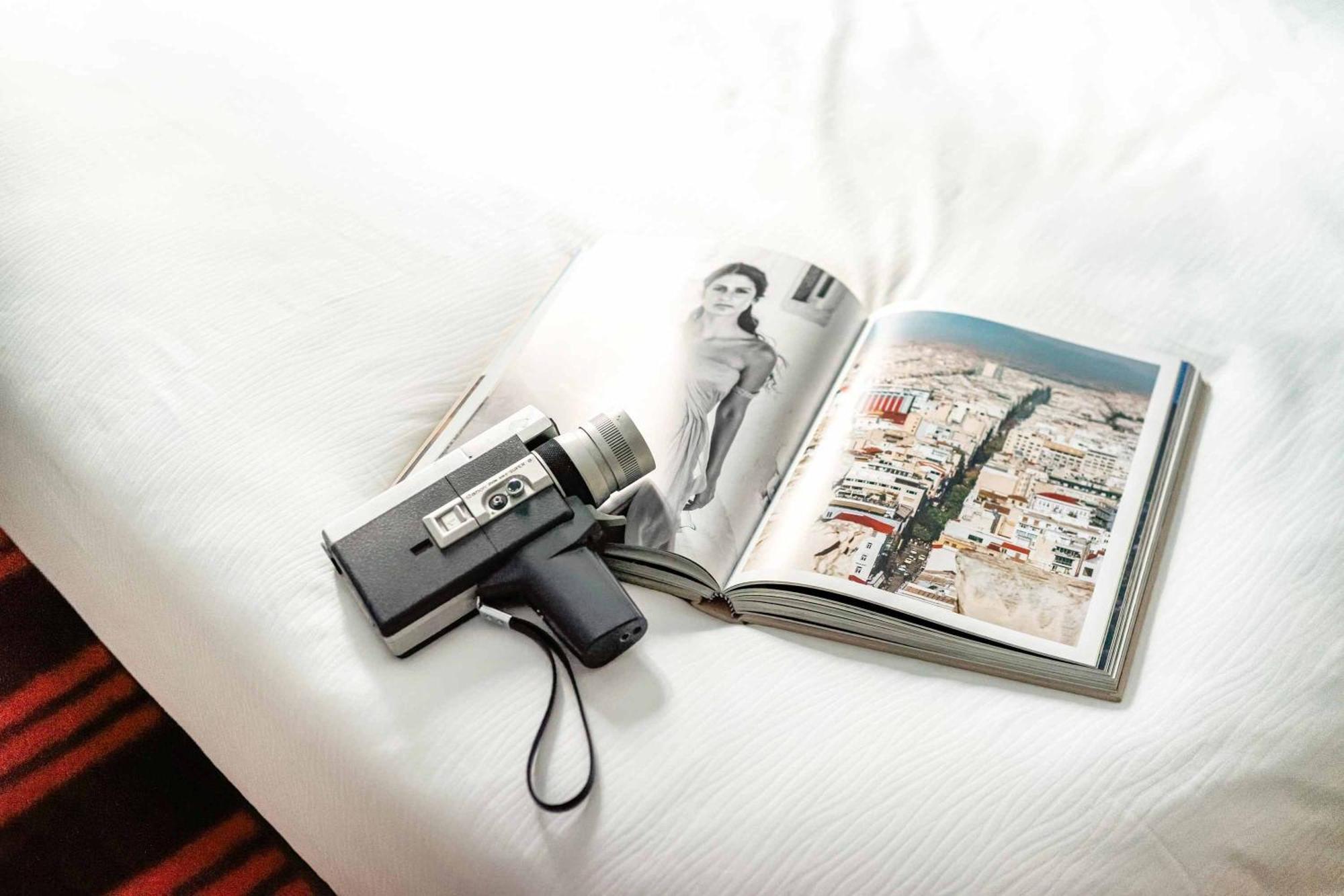 O&O Group - Eclectic Chic Thissio Apartment アテネ エクステリア 写真