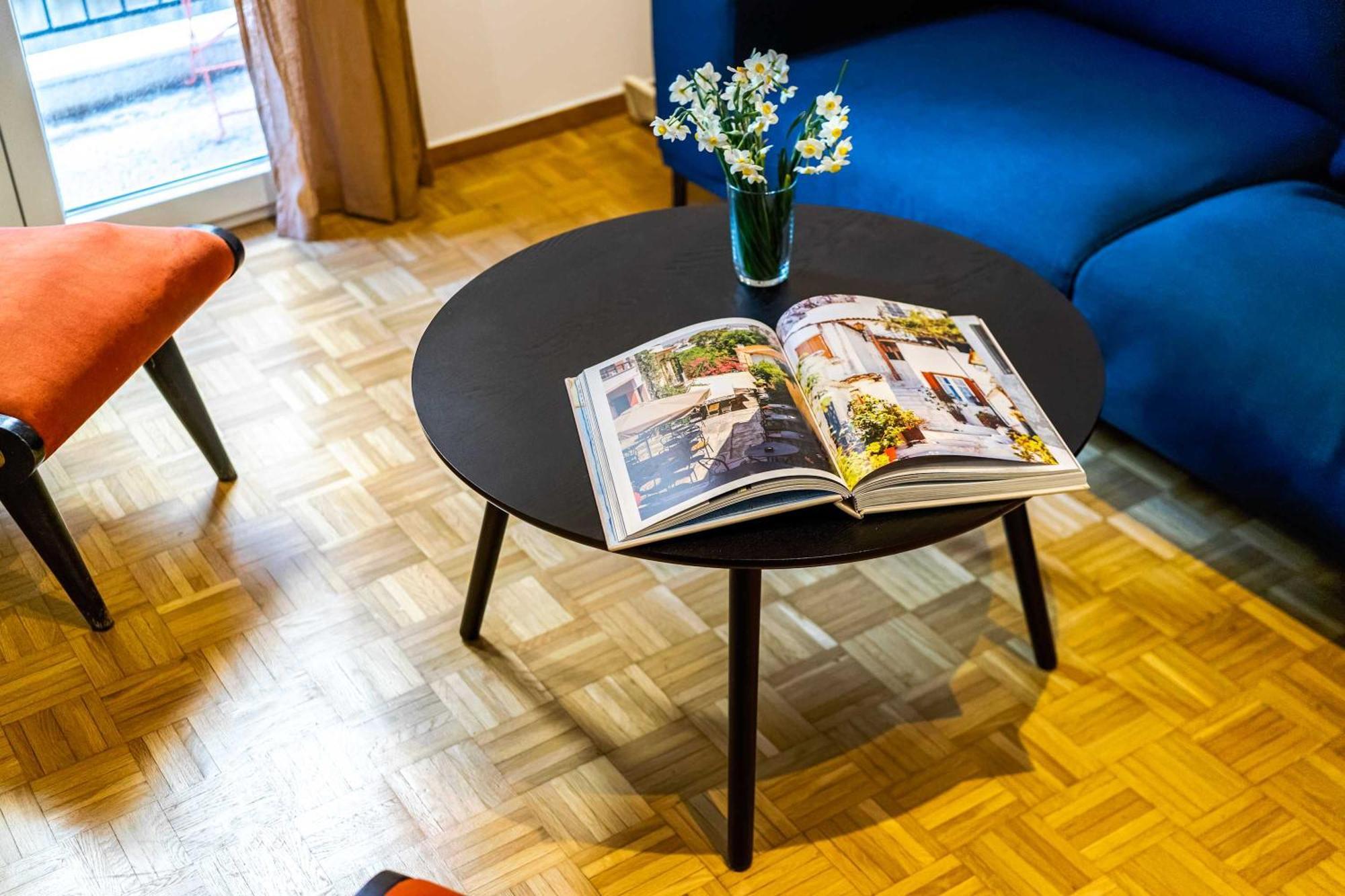 O&O Group - Eclectic Chic Thissio Apartment アテネ エクステリア 写真