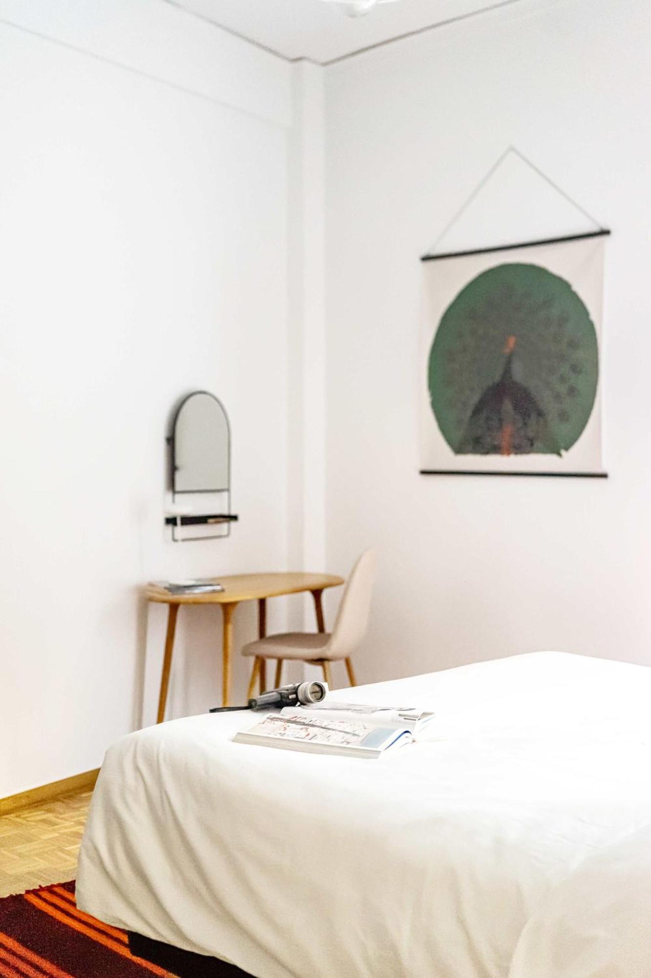 O&O Group - Eclectic Chic Thissio Apartment アテネ エクステリア 写真
