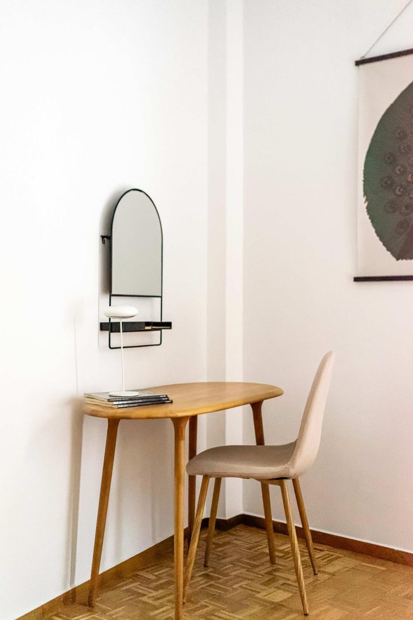 O&O Group - Eclectic Chic Thissio Apartment アテネ エクステリア 写真