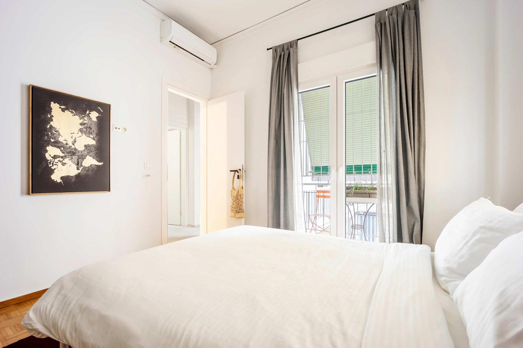 O&O Group - Eclectic Chic Thissio Apartment アテネ エクステリア 写真