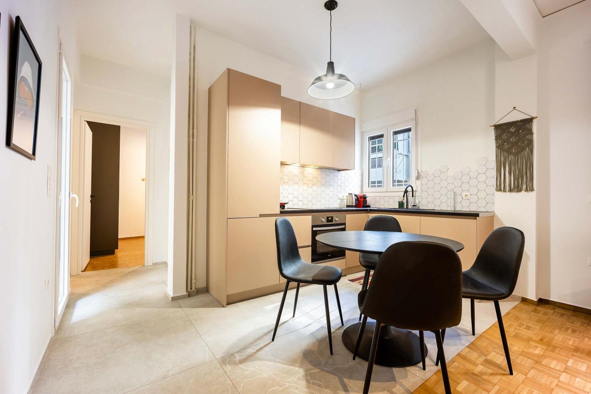 O&O Group - Eclectic Chic Thissio Apartment アテネ エクステリア 写真
