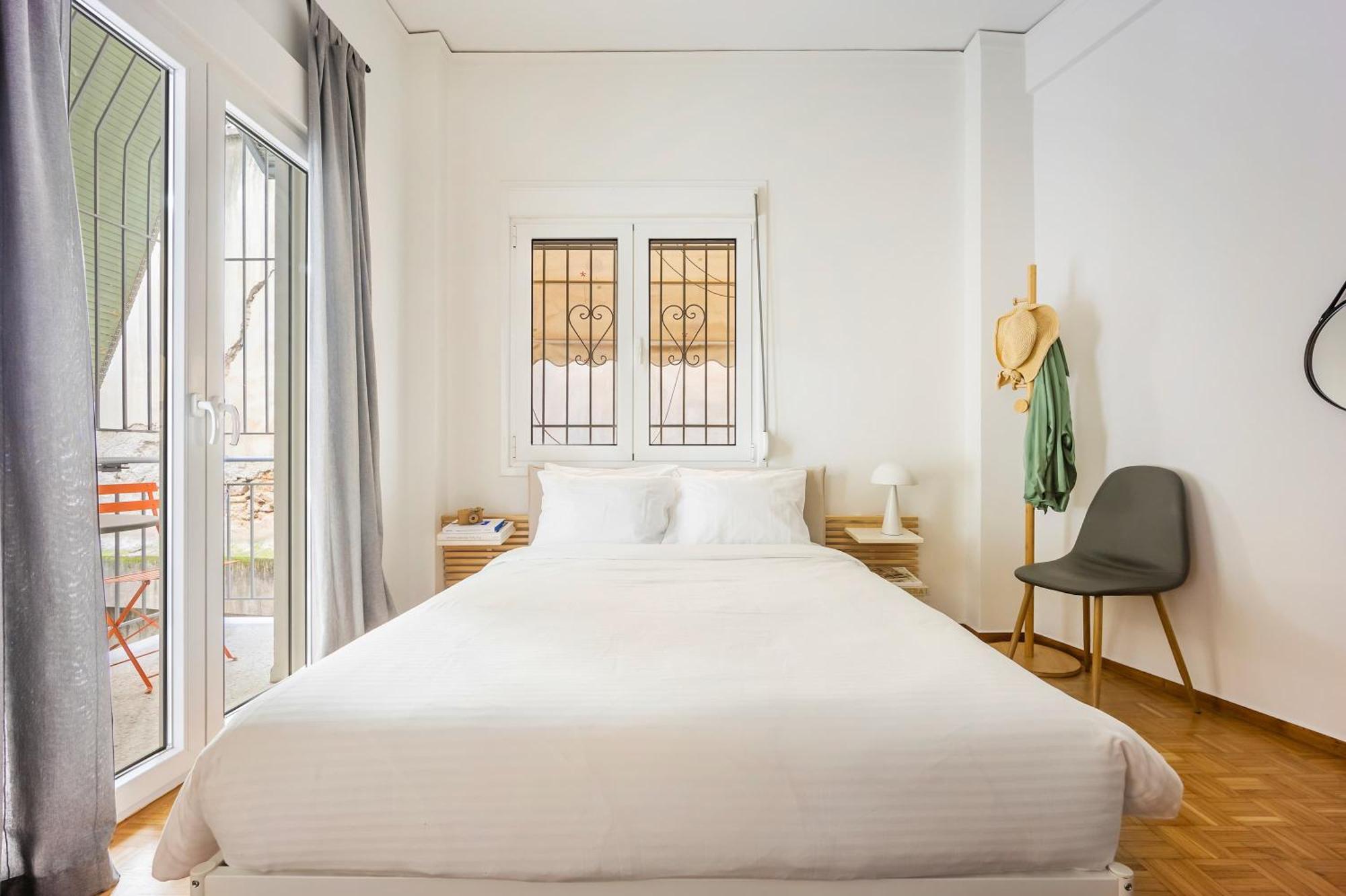 O&O Group - Eclectic Chic Thissio Apartment アテネ エクステリア 写真